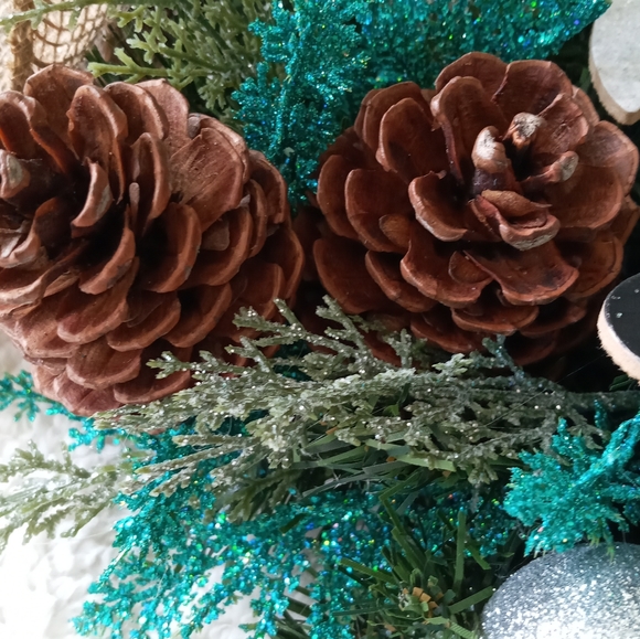 Gnome Christmas Wreath 18" Farmhouse Handmade - Picture 6 of 9